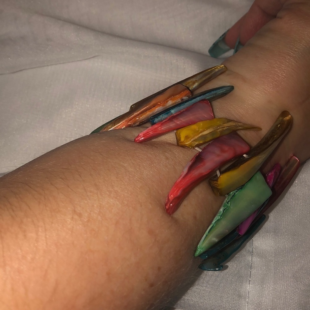 Shell Bracelet - Picture 3 of 3
